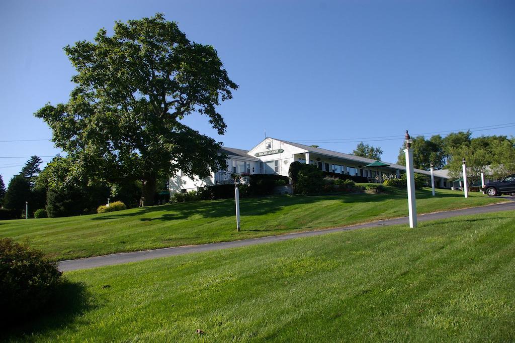 Chatham Highlander Village Inn エクステリア 写真